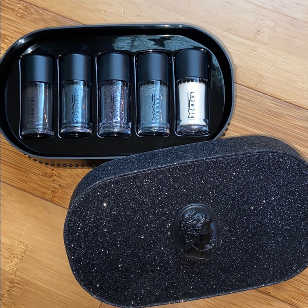 New Rare Mac objects of affection pigments